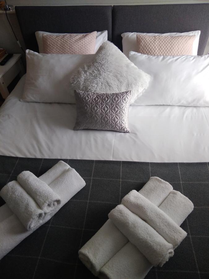 Sleep, Eat, Repeat Bed And Breakfast 麦克尔斯菲尔德 外观 照片